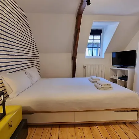 La De Milo - Typical Fisherman's House - 2 Bedrooms Holiday home *